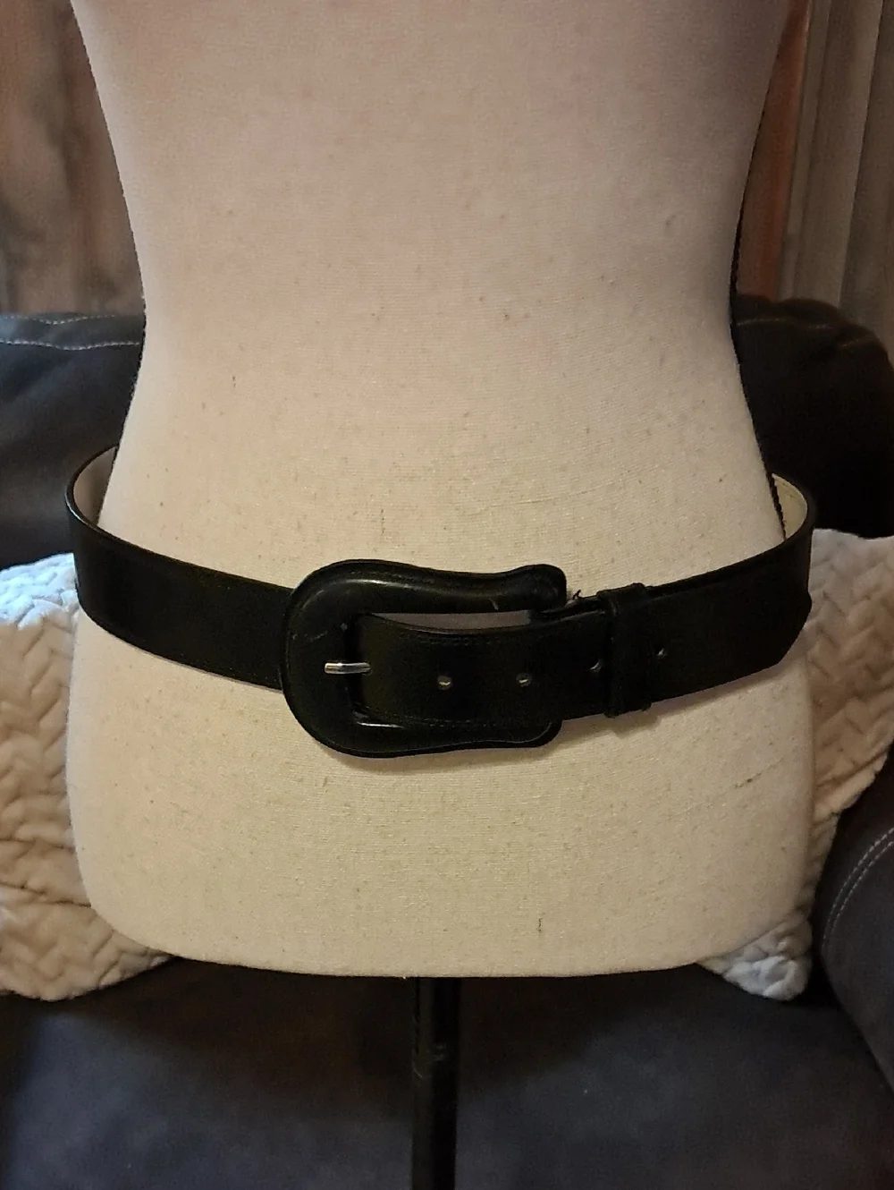 Classic Black Leather Waist Belt  Women Size Small Capsule Minimalist Neutral